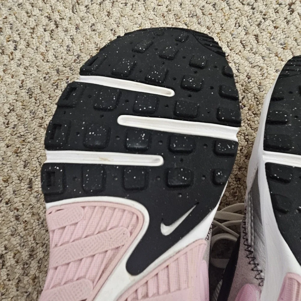 Nike Air Max Excee Women's 8 Athletic Sneakers Low Top White Gray Pink Shoes